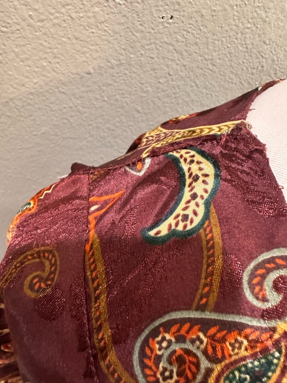Simply Basic Vintage Boho Paisley V-Neck Kaftan in Burgundy Gold One Size - Picture 6 of 16